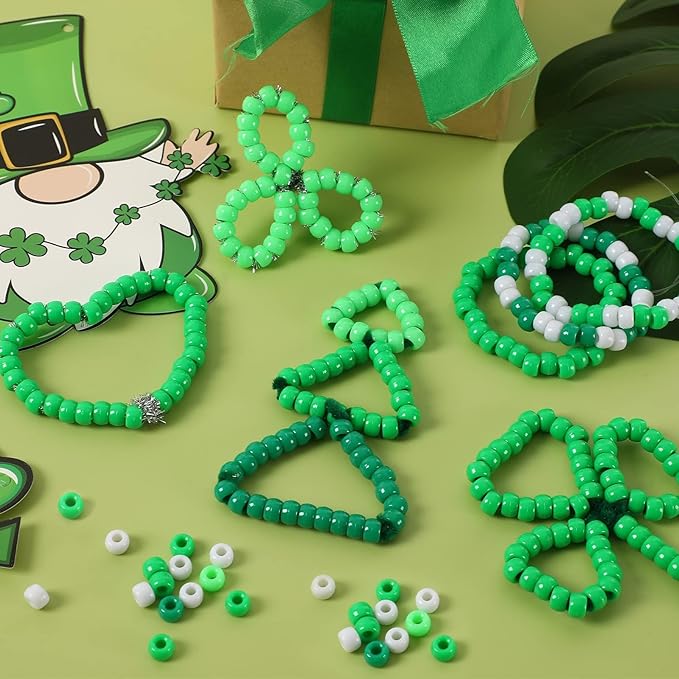 UPINS 1200Pcs St. Patrick's Day Pony Beads for Jewelry Making Bracelets Plastic Irish Spacer Beads Green White Pony Beads Hair Beads for Necklace Supplies