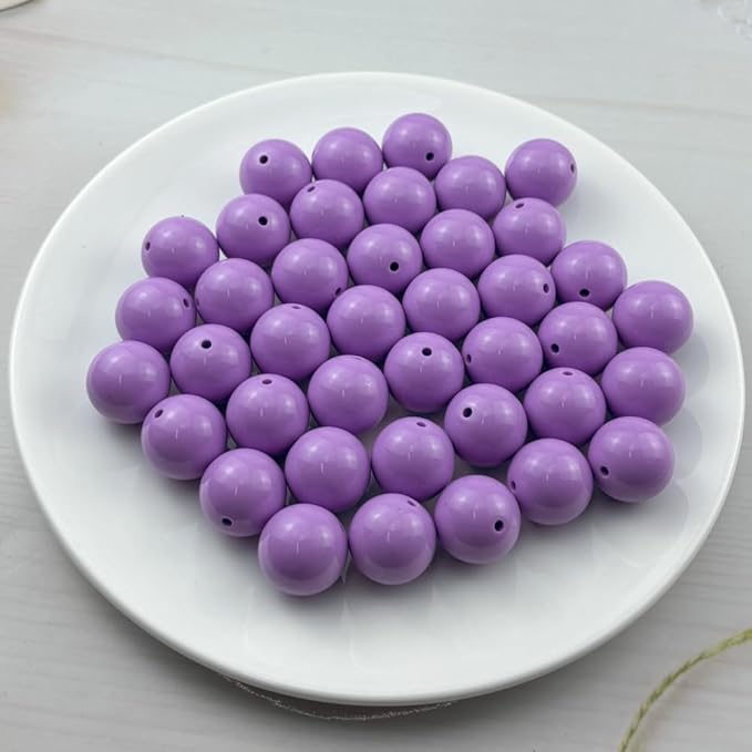 YUEXIGO 40pcs Acrylic Round Beads for Crafts 20mm Resin Candy Color Spacer Beads with Hole for Jewelry Making Sewing Crafts Decoration Necklaces Bracelets Earrings Supplies(Light Purple)