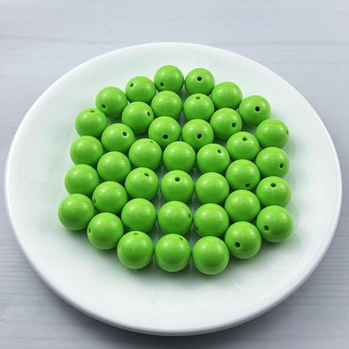 YUEXIGO 40pcs Acrylic Round Beads for Crafts 16mm Resin Candy Color Spacer Beads with Hole for Jewelry Making Sewing Crafts Decoration Necklaces Bracelets Earrings Supplies(Green)