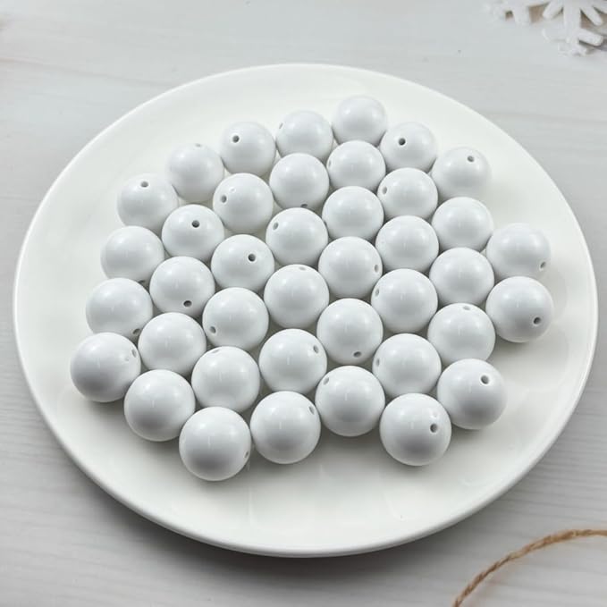 YUEXIGO 40pcs Acrylic Round Beads for Crafts 20mm Resin Candy Color Spacer Beads with Hole for Jewelry Making Sewing Crafts Decoration Necklaces Bracelets Earrings Supplies(White)