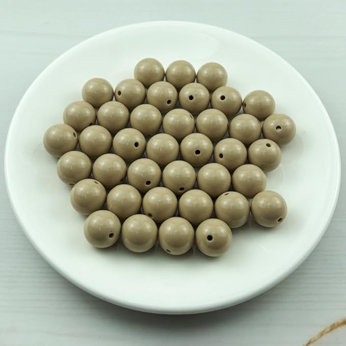 YUEXIGO 40pcs Acrylic Round Beads for Crafts 16mm Resin Candy Color Spacer Beads with Hole for Jewelry Making Sewing Crafts Decoration Necklaces Bracelets Earrings Supplies(Light Brown)