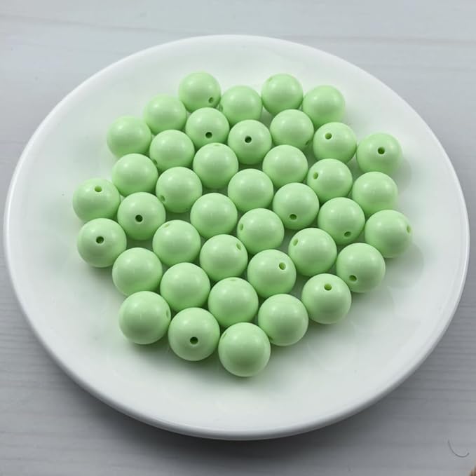 YUEXIGO 40pcs Acrylic Round Beads for Crafts 16mm Resin Candy Color Spacer Beads with Hole for Jewelry Making Sewing Crafts Decoration Necklaces Bracelets Earrings Supplies(Light Green)
