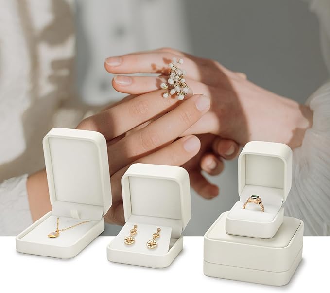 Oirlv Luxury Leather Jewelry Set Box Big Necklace Storage Case Jewelry Gift Box for Bracelet Necklace Earring Ring(Creamy-white)