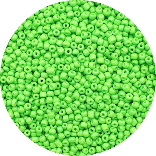 THUTEP 8000 pcs 3mm Seed Beads, Tiny Craft Beads for Bracelet Making, Bracelet Kits for DIY Jewelry Craft (Green)