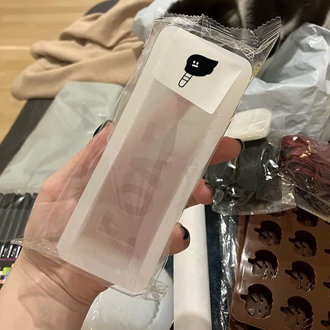 TOPYS Rectangular Alphabet Letter Pillar Silicone Resin Mold Candles Molds, Letter Candle Chocolate Mold for Resin Pendant Plaster Carving Making Aromatherapy Ornaments Handmade Gifts (Love u)